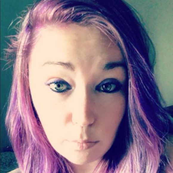 Meet your Posher, Amanda - Picture 1 of 1